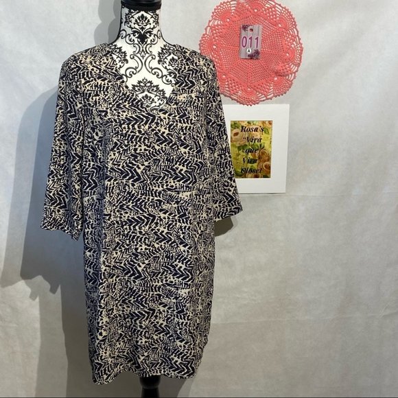 Sienna Sky Leaf print Shift Dress 3/4 Sleeves - Picture 2 of 12